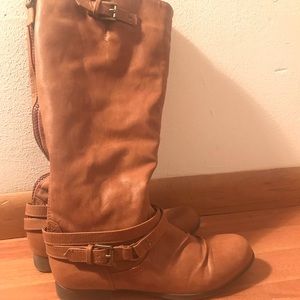 Womens size 8 Brown Boots